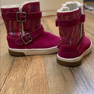 Toddler winter boots.